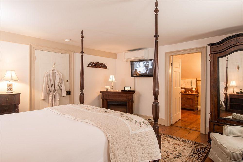 Caldwell House Bed And Breakfast Salisbury Mills Екстериор снимка