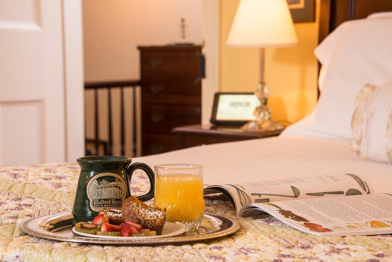 Caldwell House Bed And Breakfast Salisbury Mills Екстериор снимка