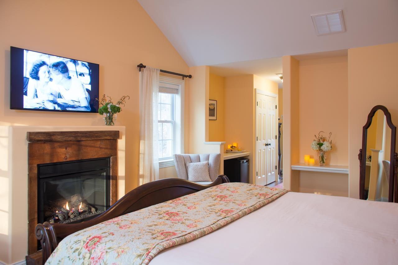 Caldwell House Bed And Breakfast Salisbury Mills Екстериор снимка