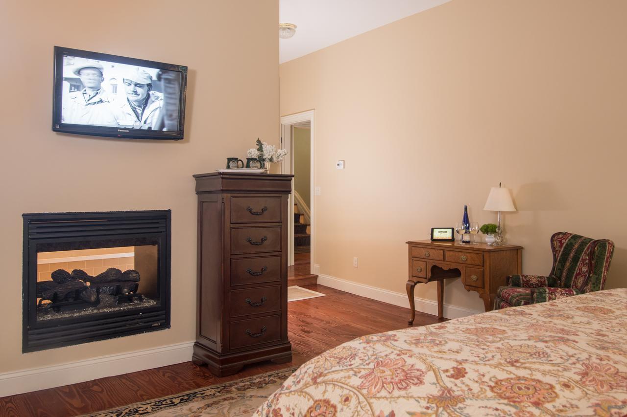 Caldwell House Bed And Breakfast Salisbury Mills Екстериор снимка