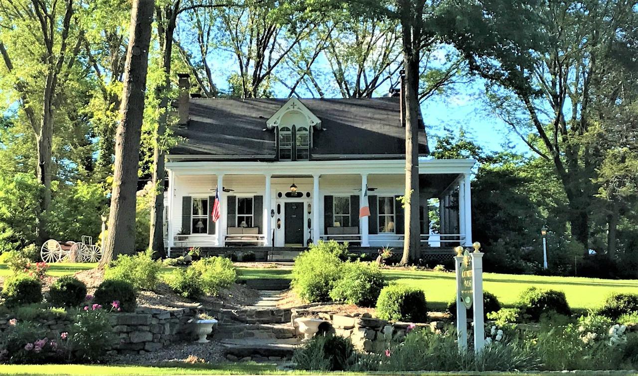Caldwell House Bed And Breakfast Salisbury Mills Екстериор снимка