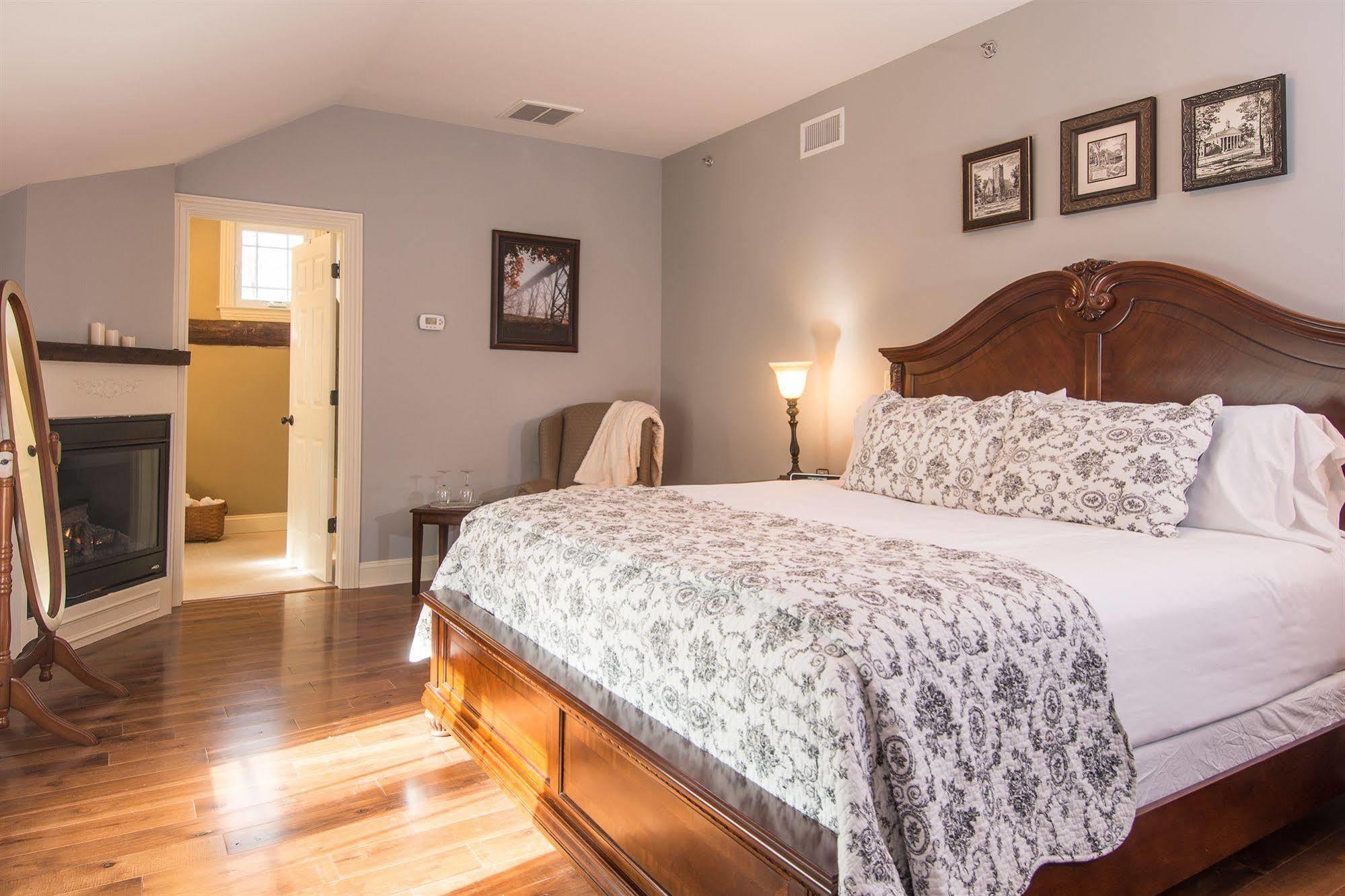 Caldwell House Bed And Breakfast Salisbury Mills Екстериор снимка